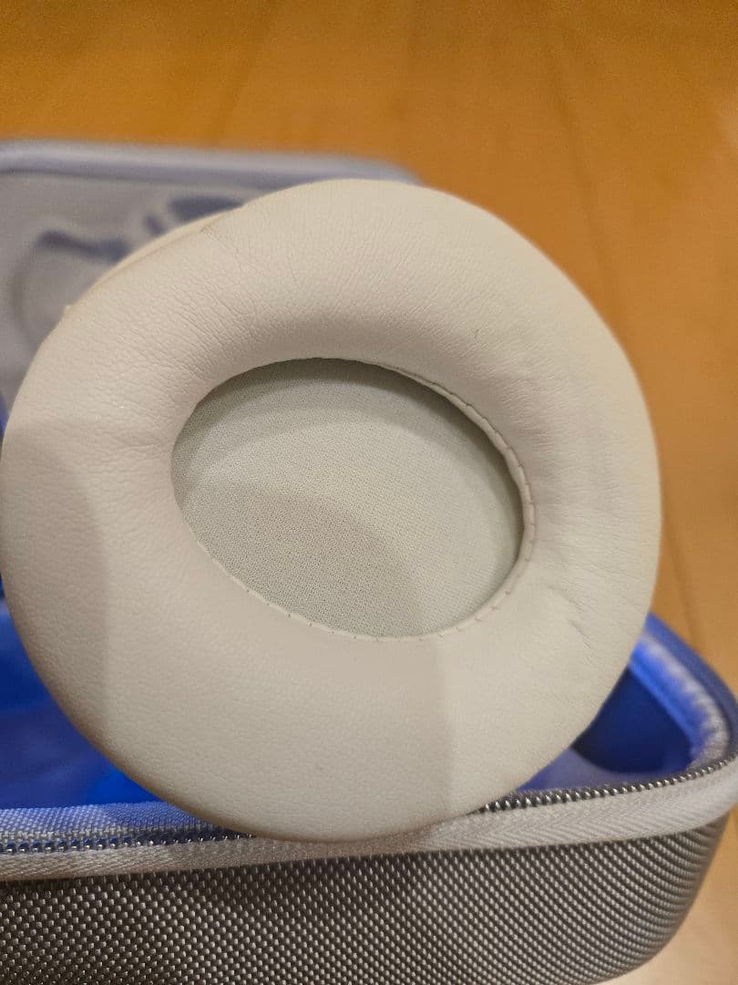 Brookstone アリアナグランデ ワイヤレス 猫耳ヘッドホンLINITED