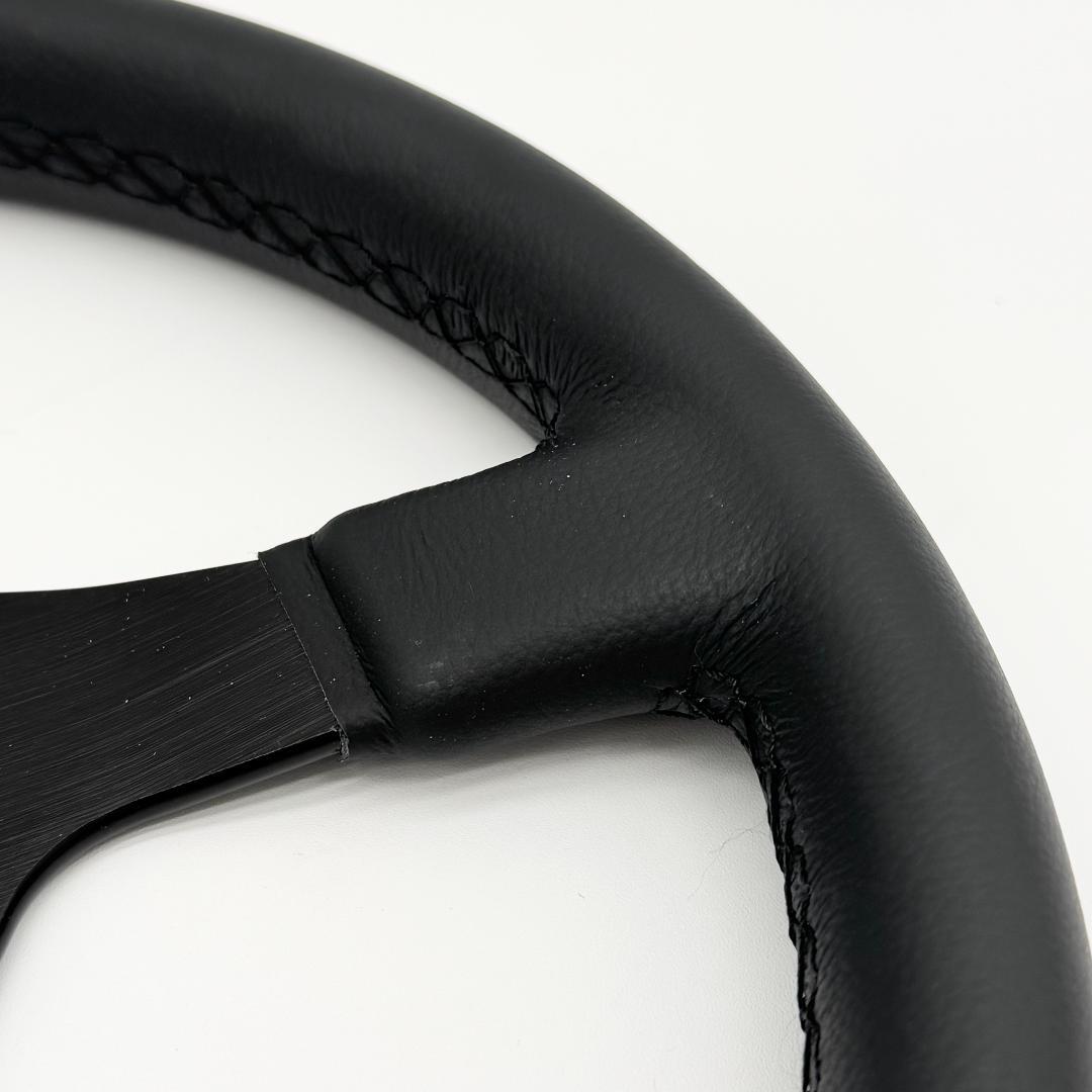 ポルシェ911/991 GT3 CUPステアリング 黒ステッチ/赤 ボルト