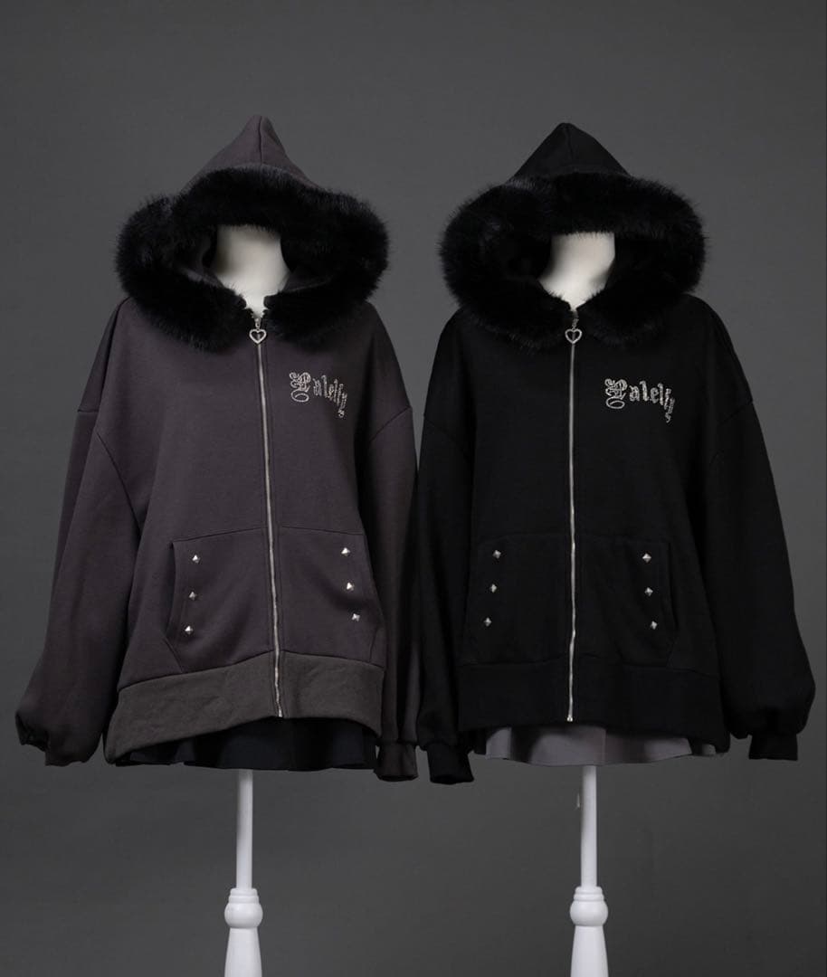 Pal elfy ファー付きロゴパーカー チャコールグレー