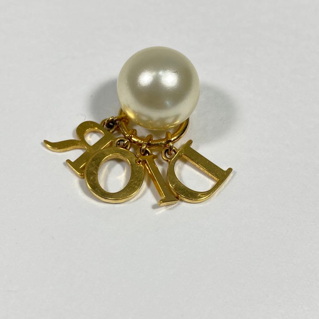 【人気商品】Dior トライバルピアス キャッチ ロゴ チャーム