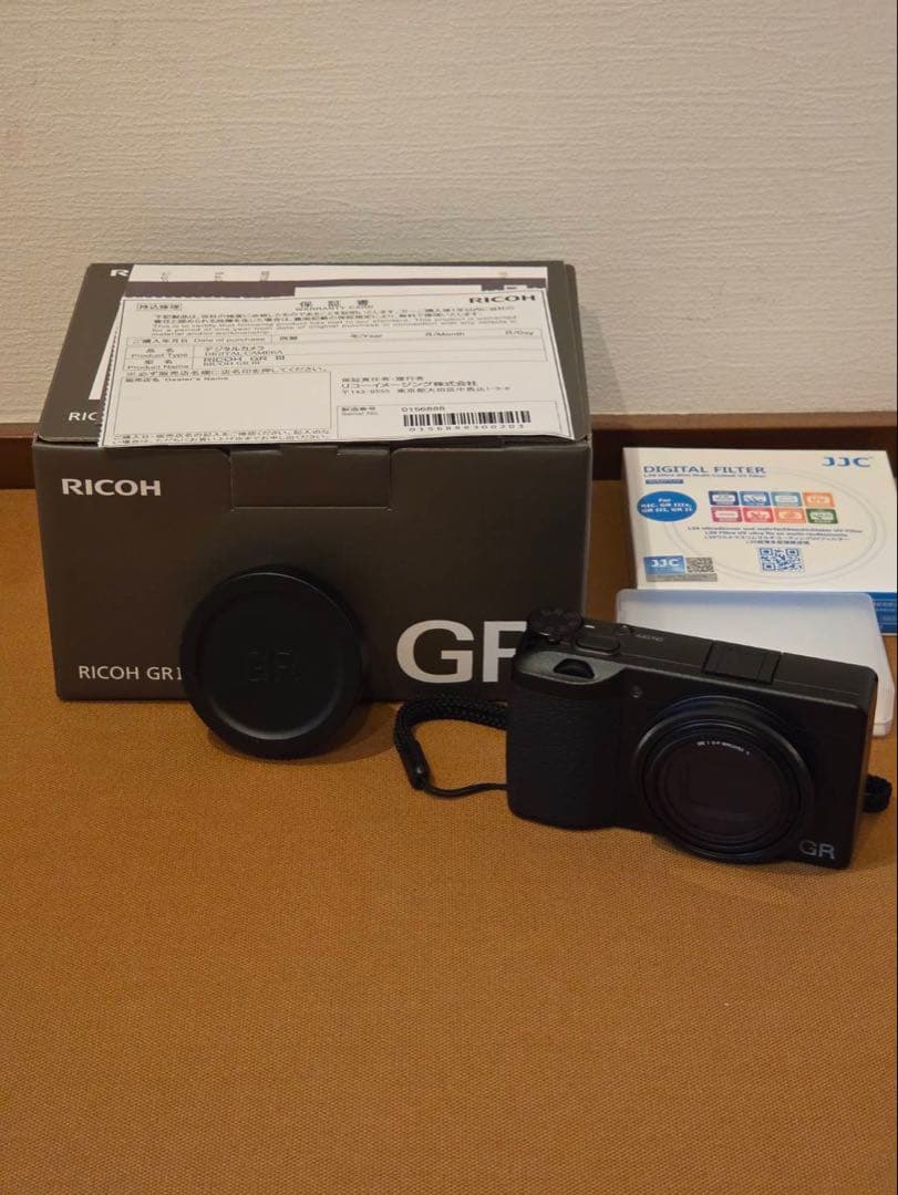 テイナさま専用　RICOH GR3 コンパクトデジタルカメラ 本体
