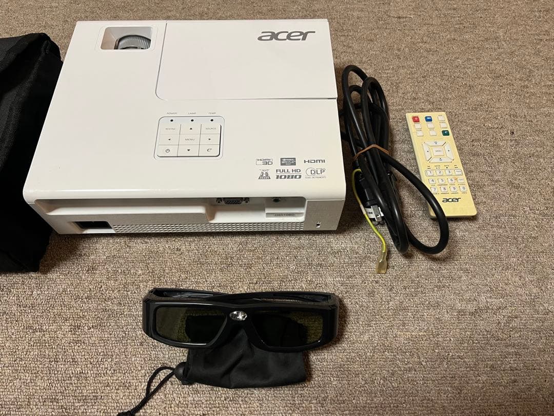 Acer プロジェクター　FULL HD H6510BD
