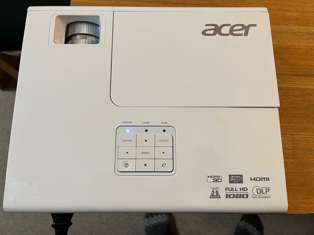 Acer プロジェクター　FULL HD H6510BD