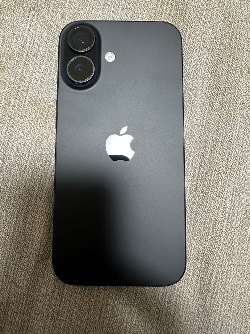や*す様 Apple iPhone 16 ブラック　超美品