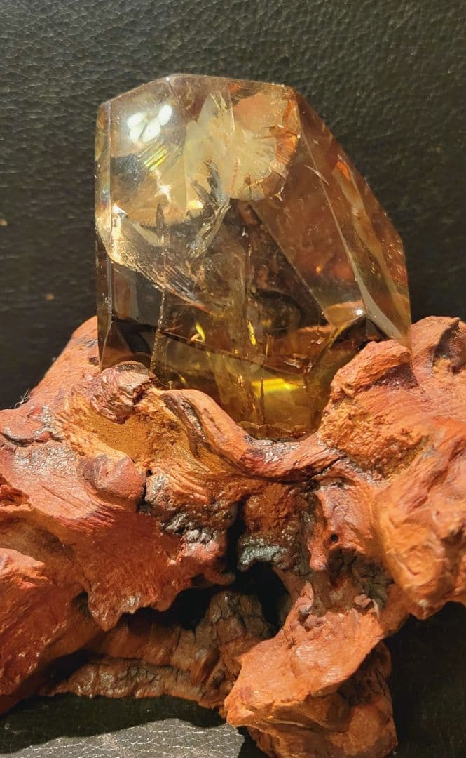 ！！財運！！金運！！アップ！天然スモーキーシトリン豪華な流木台座付き　訳あり