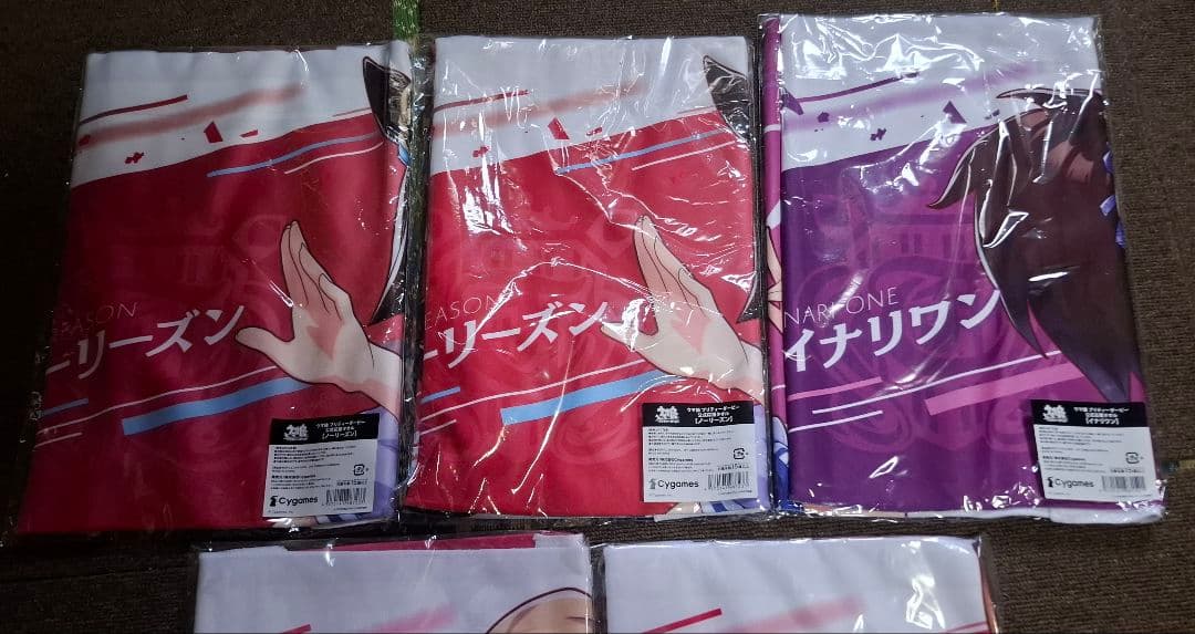 ウマ娘 公式応援タオル4枚とクッションとうちわとクリアファイル7枚とフィギュア