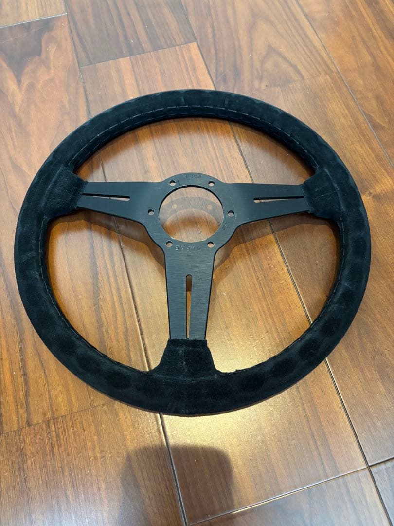 ナルディ　ステアリング　スエード　33パイ