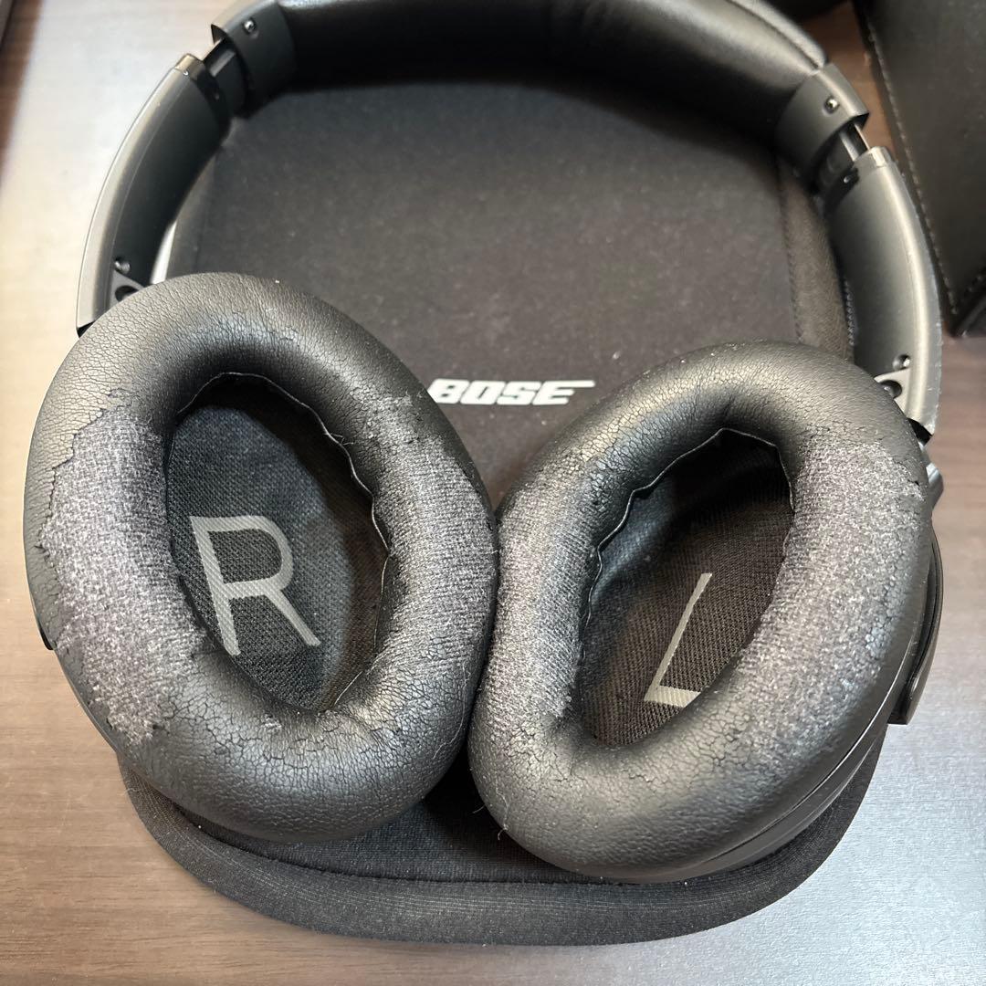 Bose QuietComfort headphones ケース付