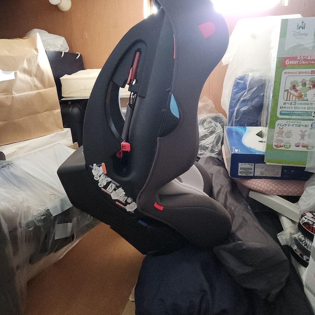 Combi 車用チャイルドシート ISOFIX グレー