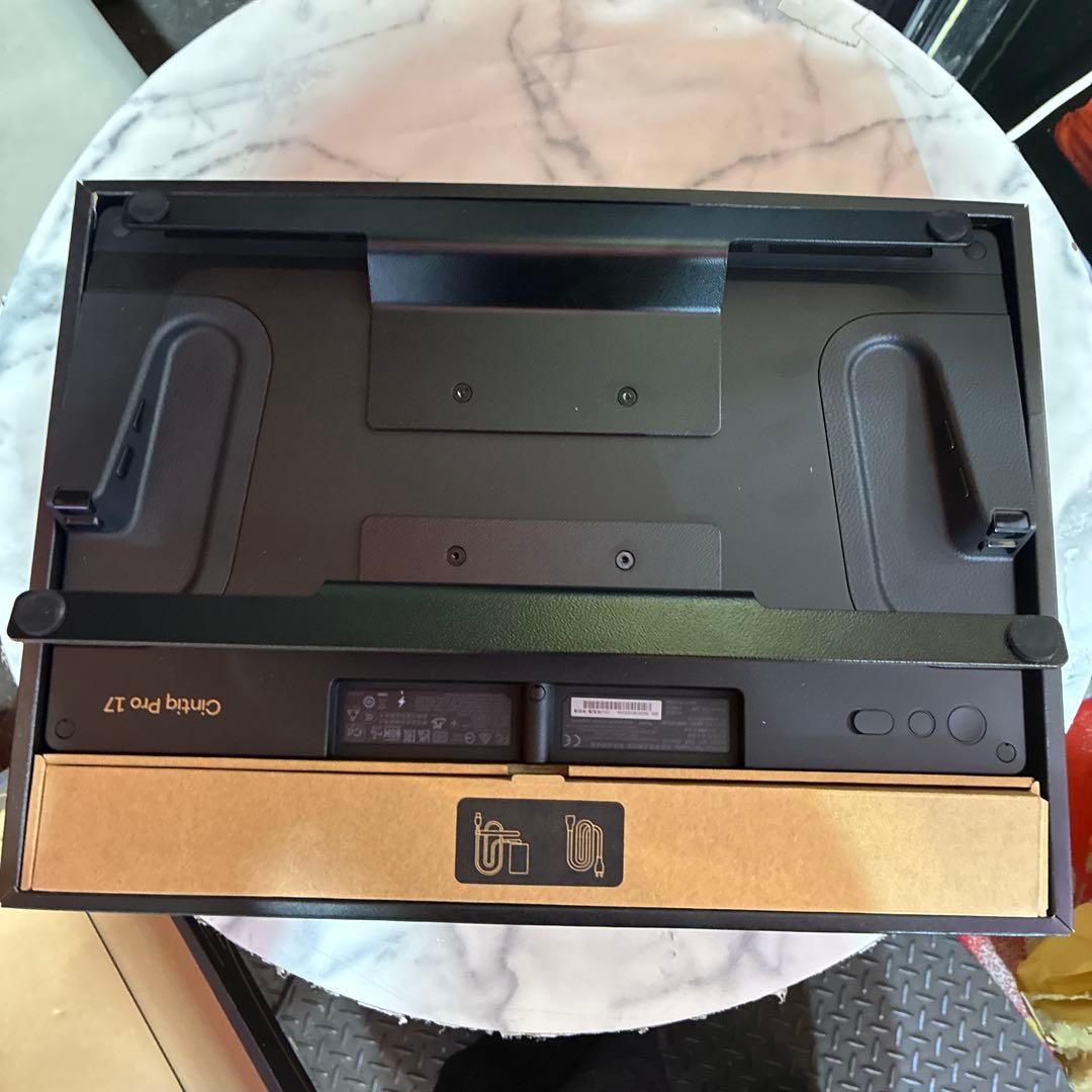 Wacom Cintiq Pro 17 未使用に近い 正常動作 液タブ