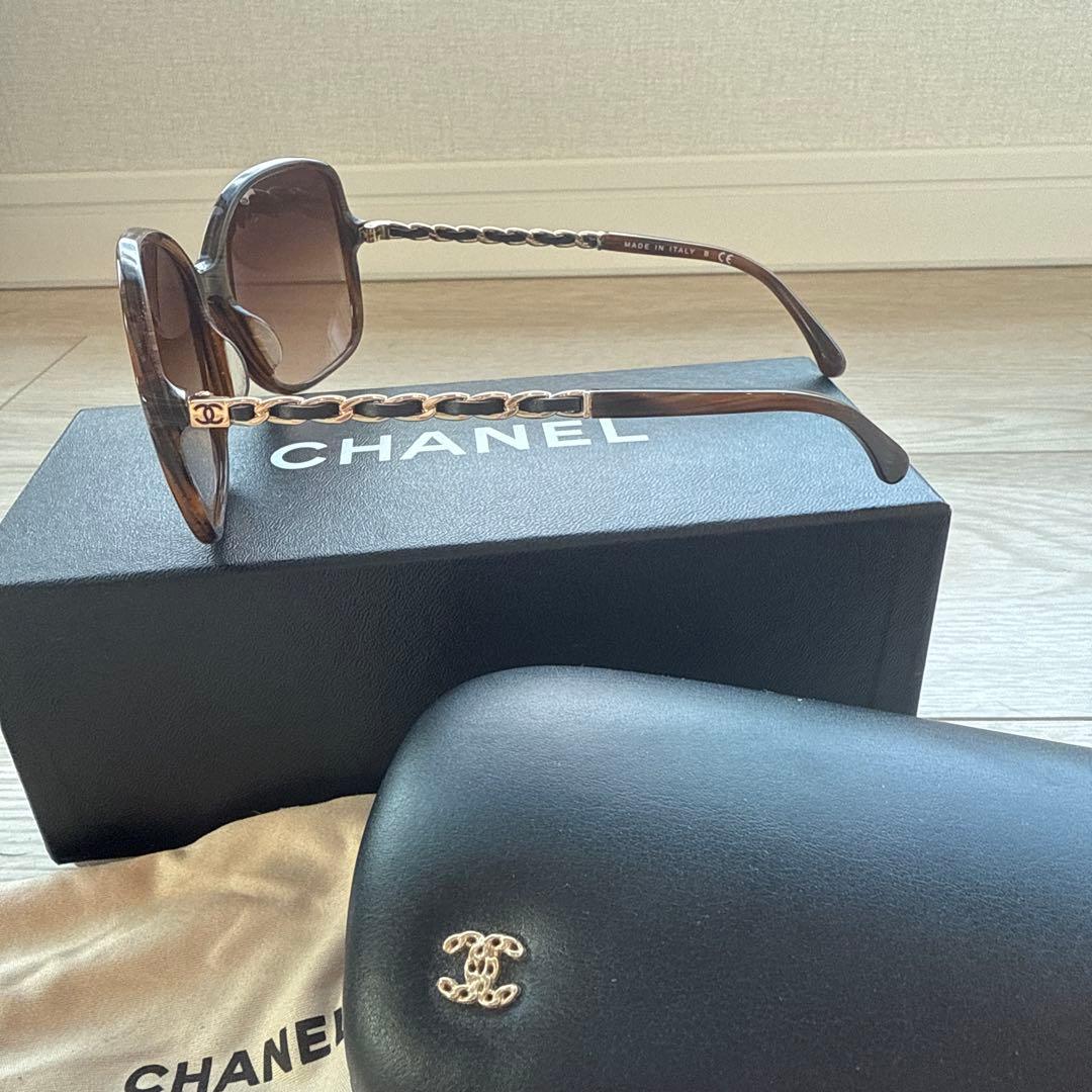 CHANEL ブラウンサングラス