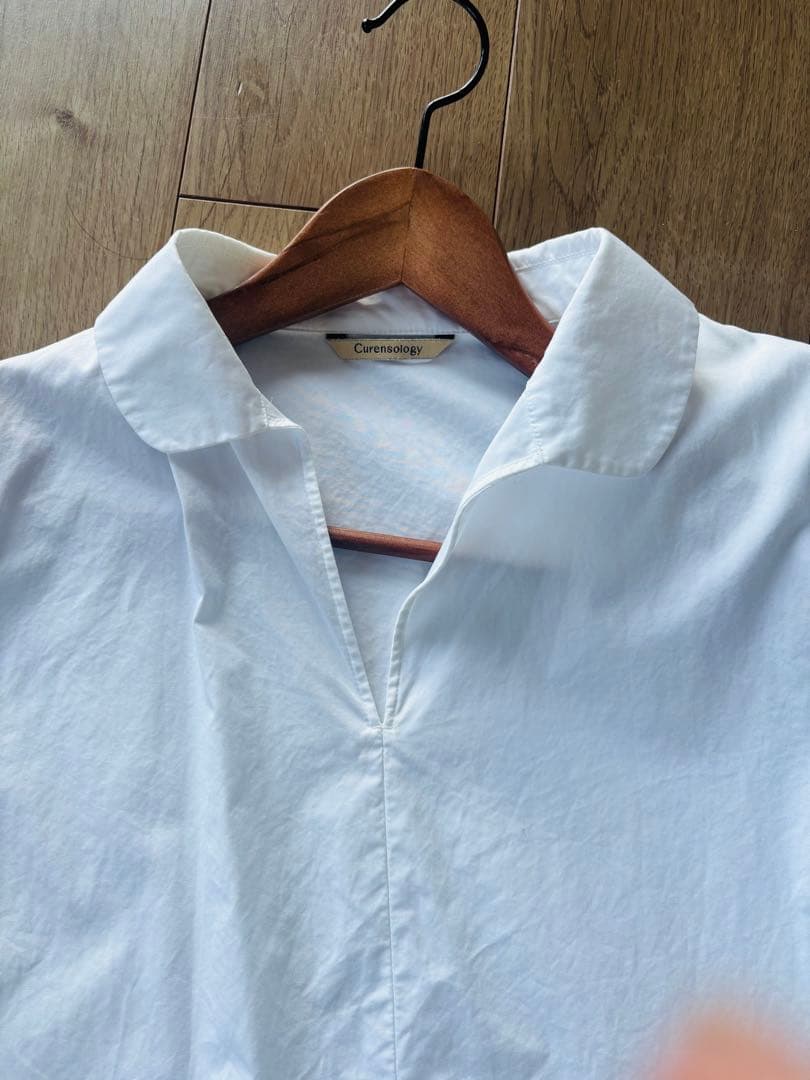 カレンソロジー　コットンフラットカラーブラウス　白