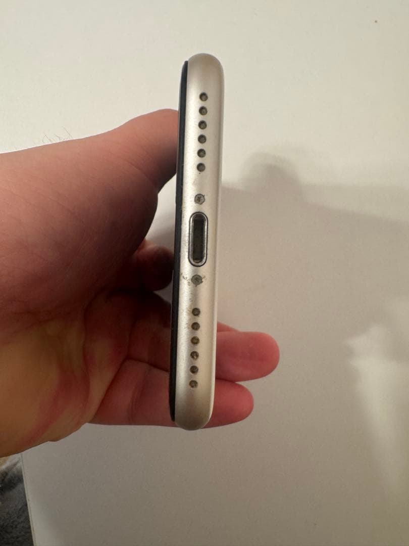 iPhone SE (第3世代) スターライト 128GB SIMフリー 本体