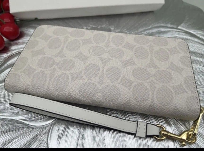 未使用 COACH 長財布 ライトグレー レザー