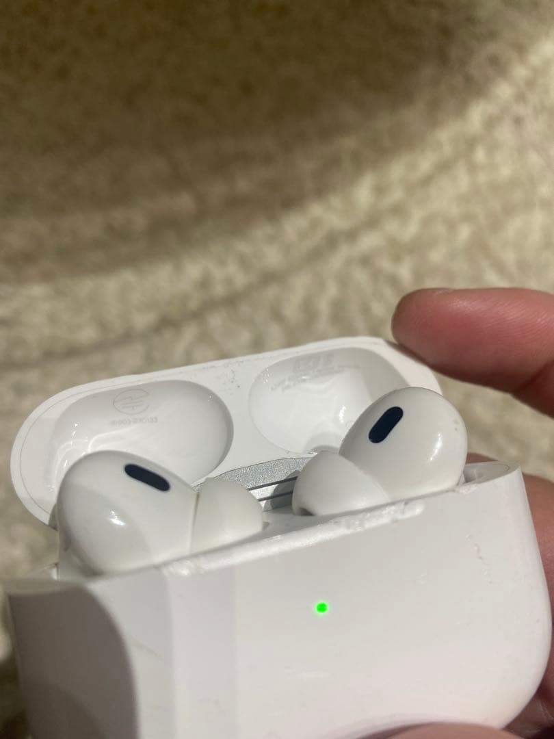 ム*6様 AirPods Pro第二世代本体 ホワイト Dodgersケース付き