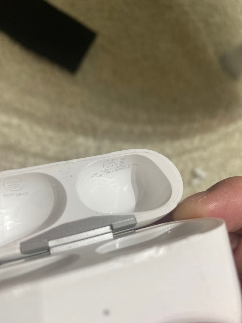 ム*6様 AirPods Pro第二世代本体 ホワイト Dodgersケース付き