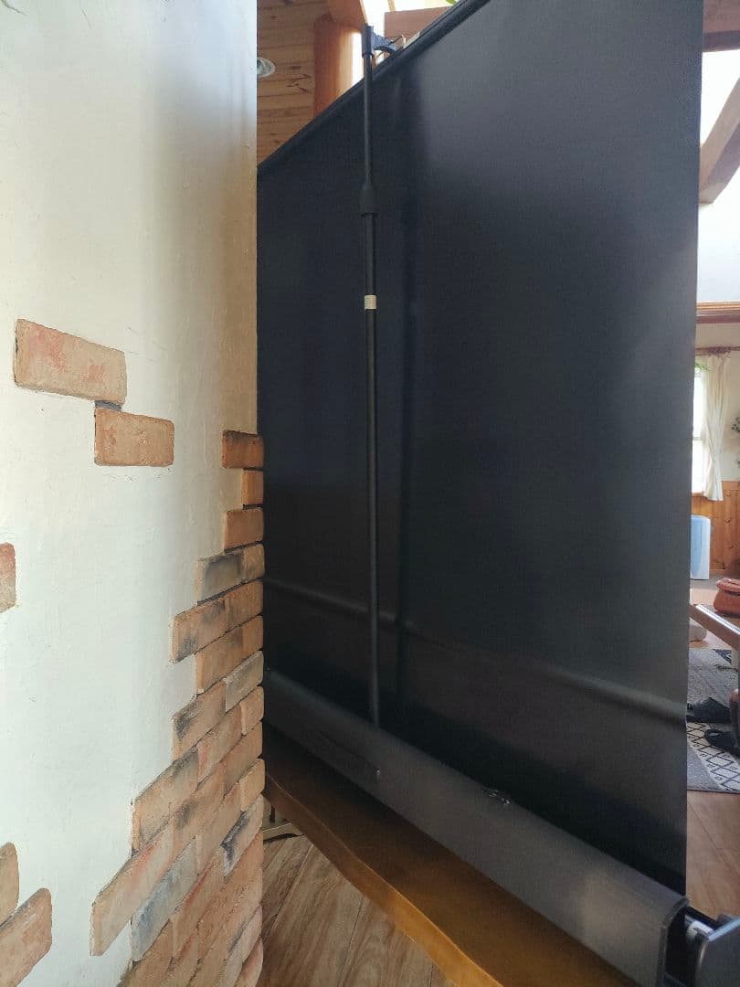 美品　サンワサプライ　プロジェクタースクリーン　床置き式　100インチ