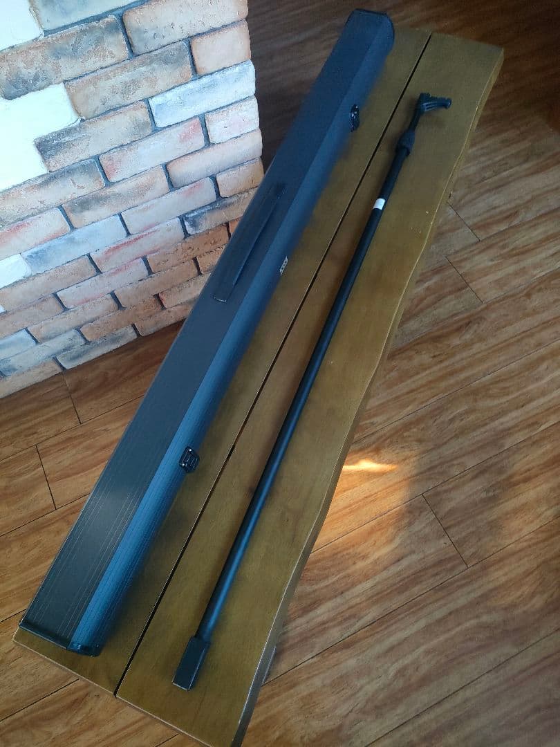 美品　サンワサプライ　プロジェクタースクリーン　床置き式　100インチ