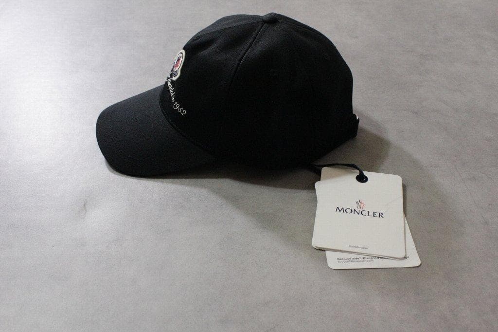 MONCLER★モンクレール 新品５万円 ロゴ入りベースボールキャップ 黒