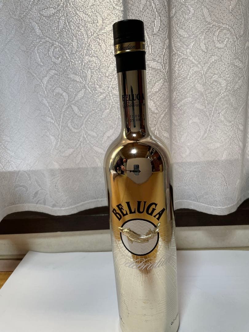 Beluga ウォッカ 0.7L メタリックボトル
