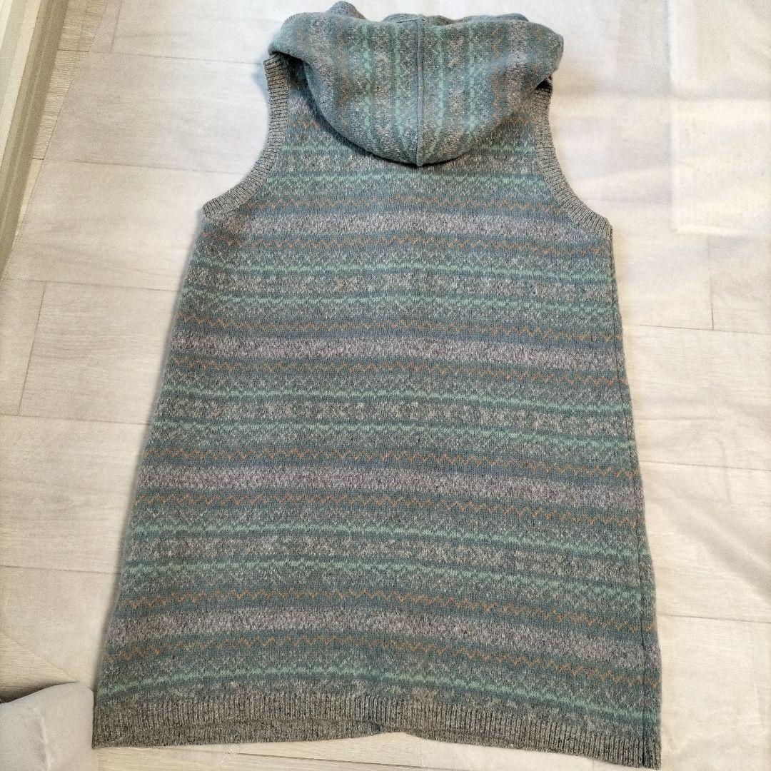 マドモアゼルノンノンフード付きニットベスト