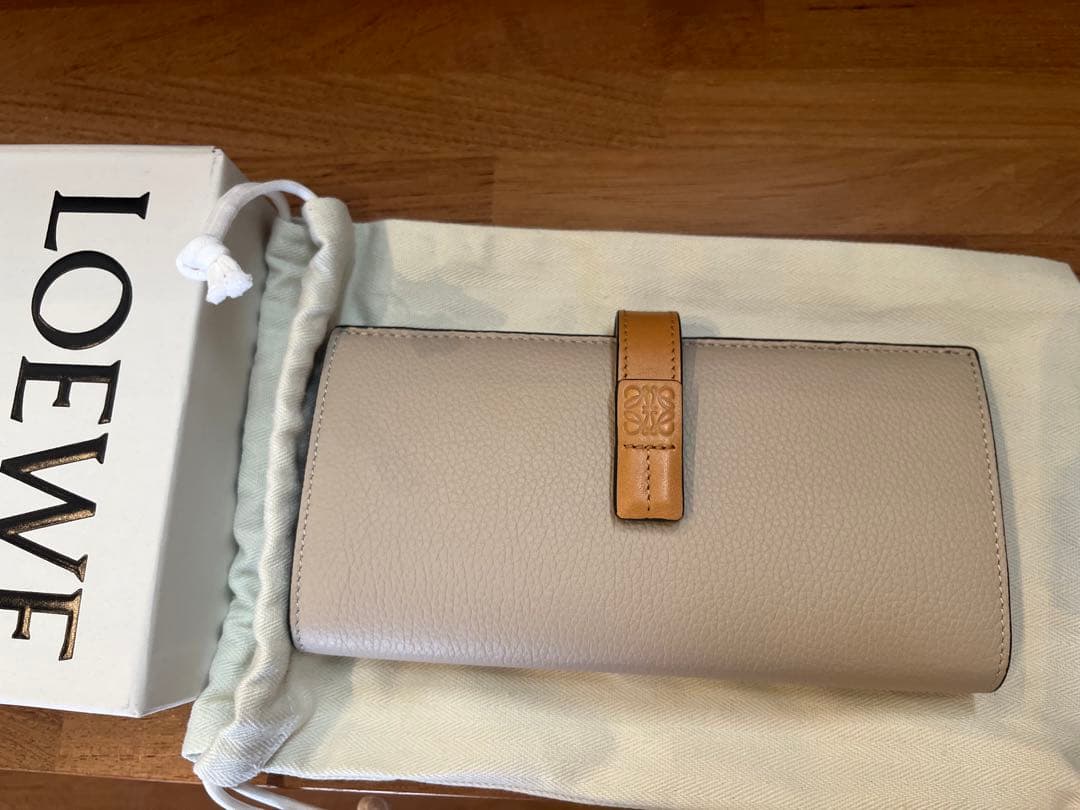 LOEWE ロエベ バーティカルウォレット　長財布