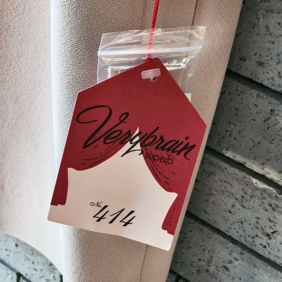 ❤【ベリーブレイン】✨新品未使用　レースワンピース　パフスリーブ　ベージュ　M