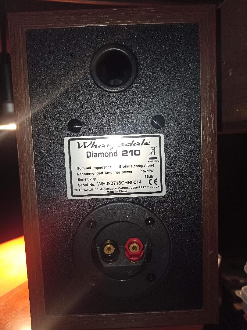 Wharfedale Diamond 210 スピーカー