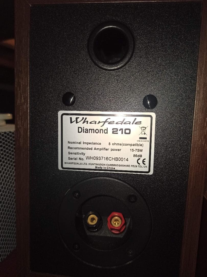 Wharfedale Diamond 210 スピーカー