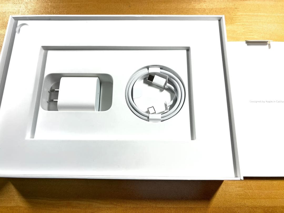 ●極美品●APPLE iPad Air M3 128GBWi-Fiスペースグレイ