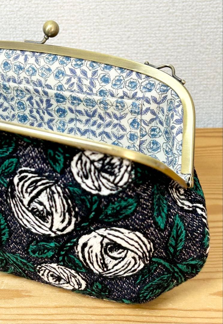 ハンドメイド がま口バッグ ポーチ クラッチ rosy ネイビー　ミナペルホネン