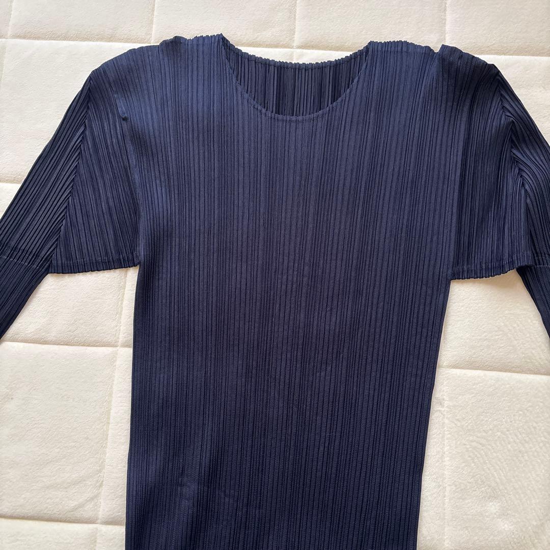 ISSEY MIYAKE プリーツ長袖トップス 3サイズ ネイビー
