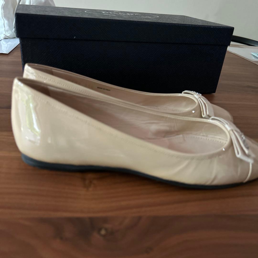 PRADA ベージュ バレエシューズ