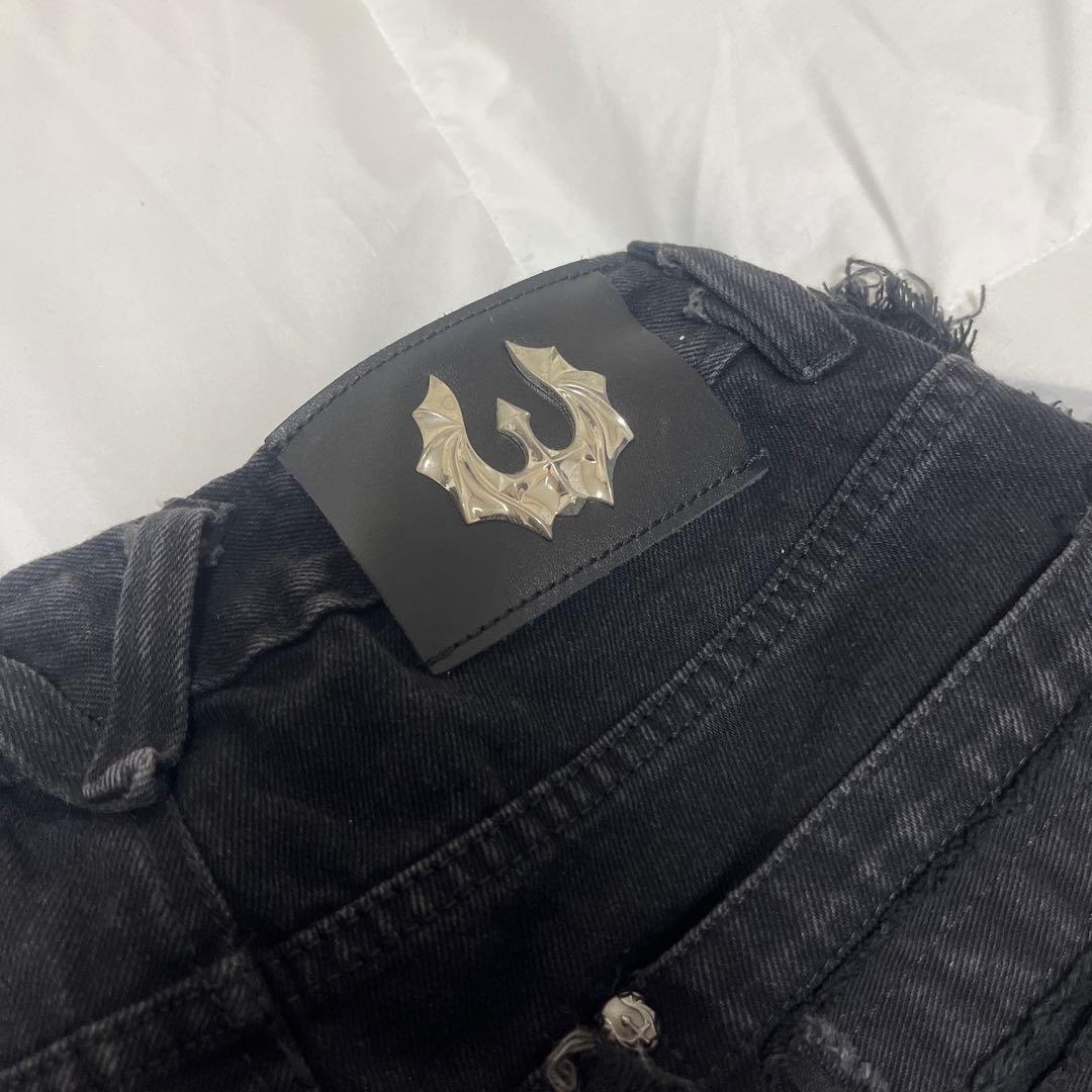 激レア　uniz world ブラックモンスターダメージワイドデニム