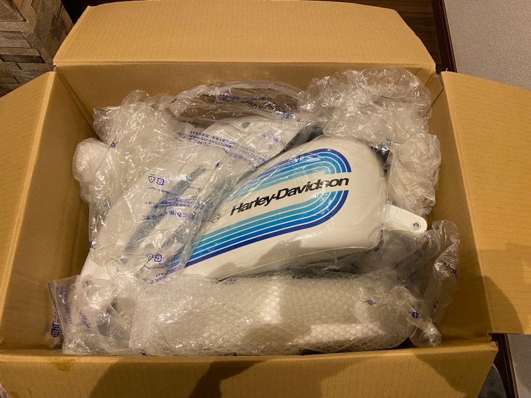 美品！ハーレーxl1200ns純正タンク・フロントリアフェンダーセット白