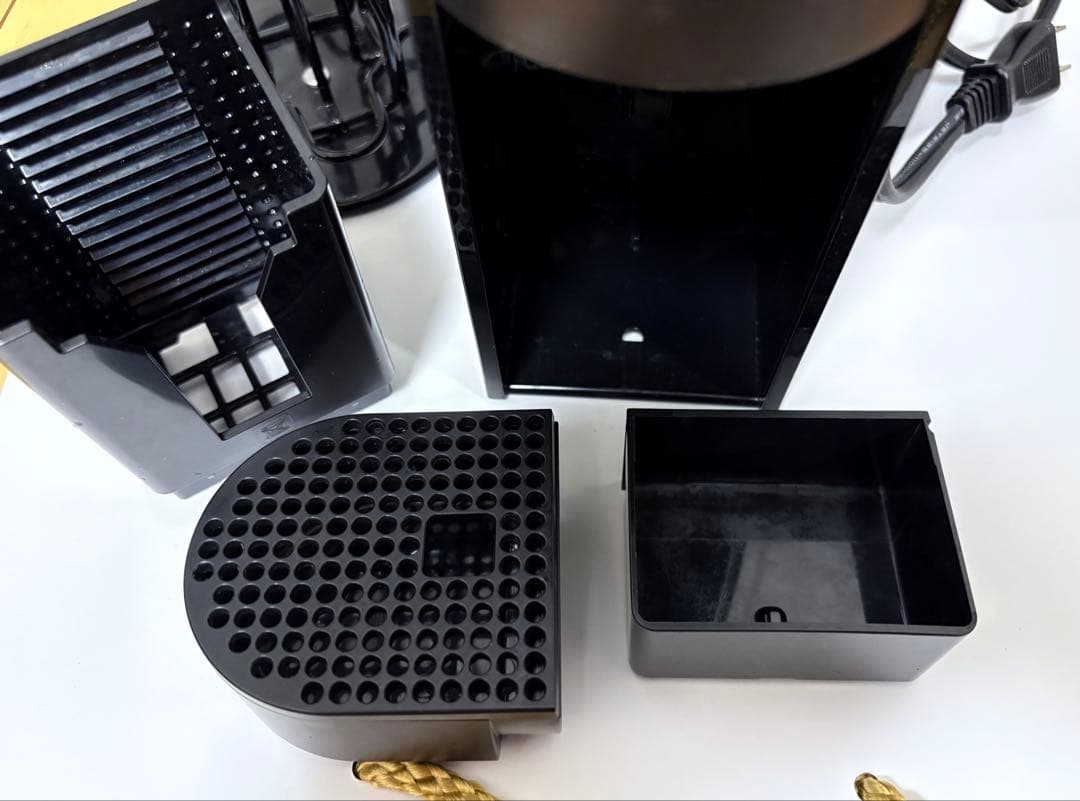 ゆみ　ネスプレッソ コーヒーメーカー　カプセルスタンド付き