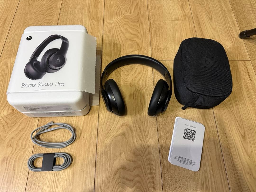 美品　Beats Studio Pro ブラック 保証有り　ワイヤレスヘッドホン