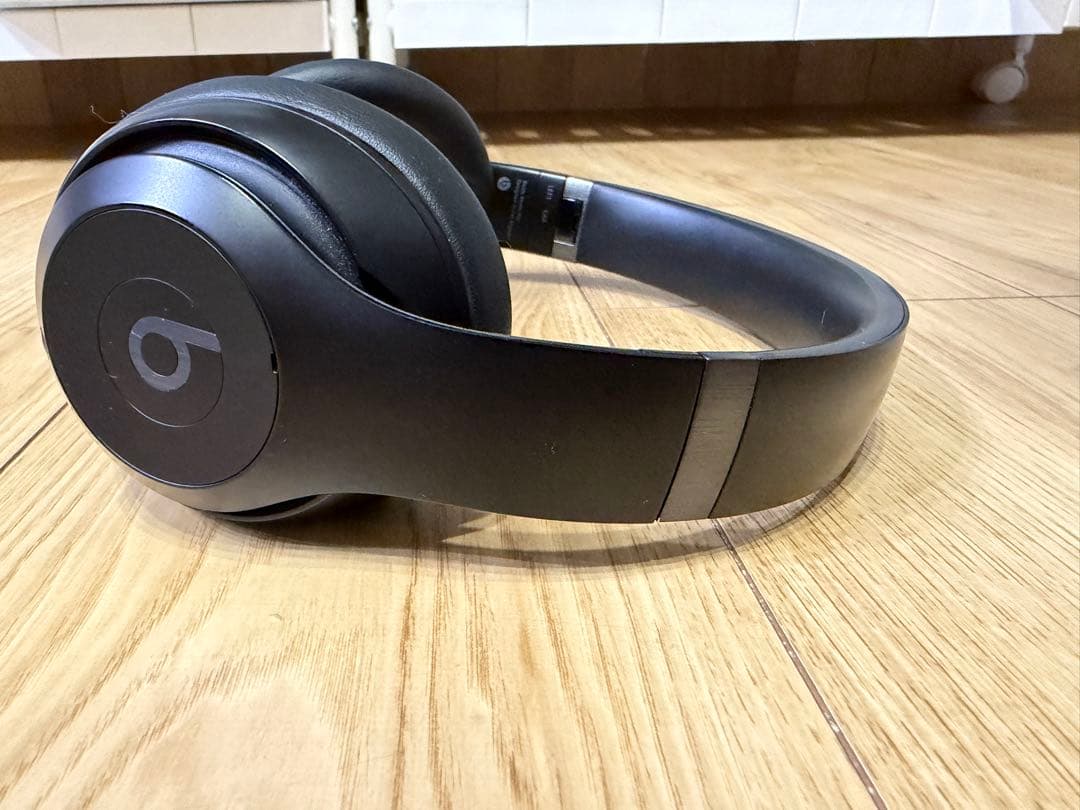 美品　Beats Studio Pro ブラック 保証有り　ワイヤレスヘッドホン