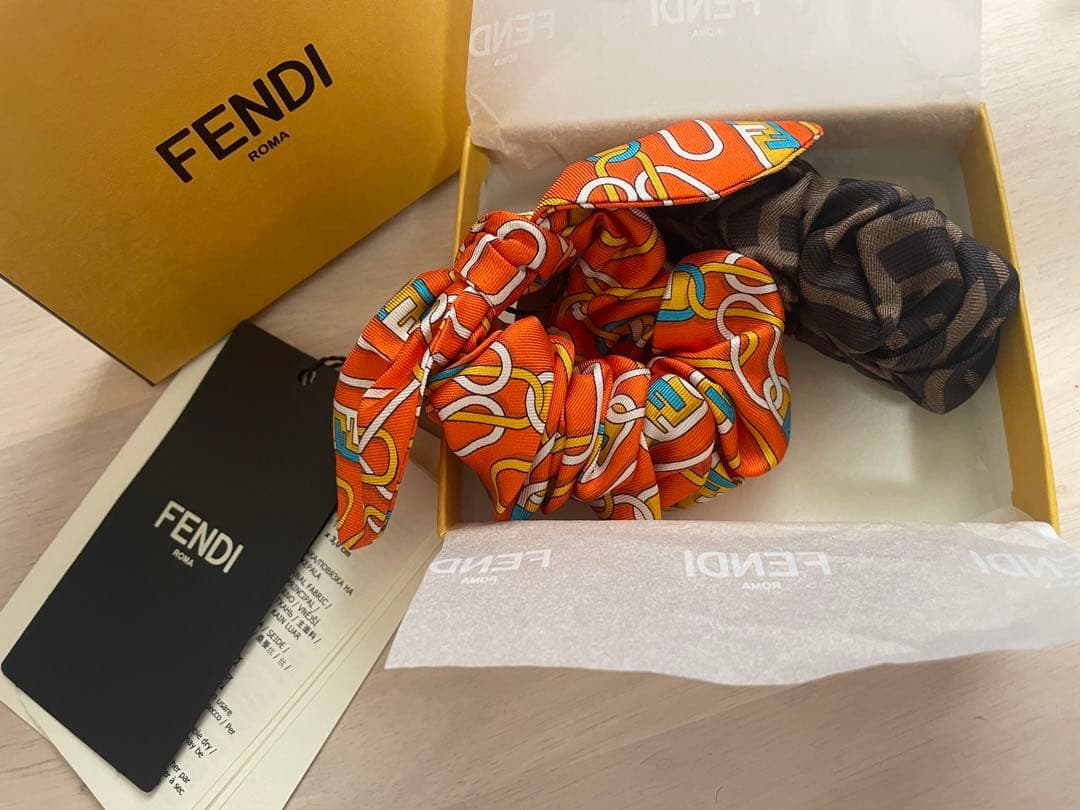 フェンディ　シュシュ　FENDI ヘアゴム