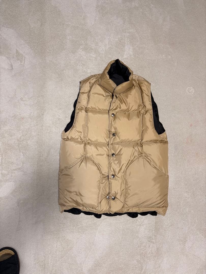 シェラデザイン ビームスプラス コラボ ダウンベスト リバーシブル S 美品