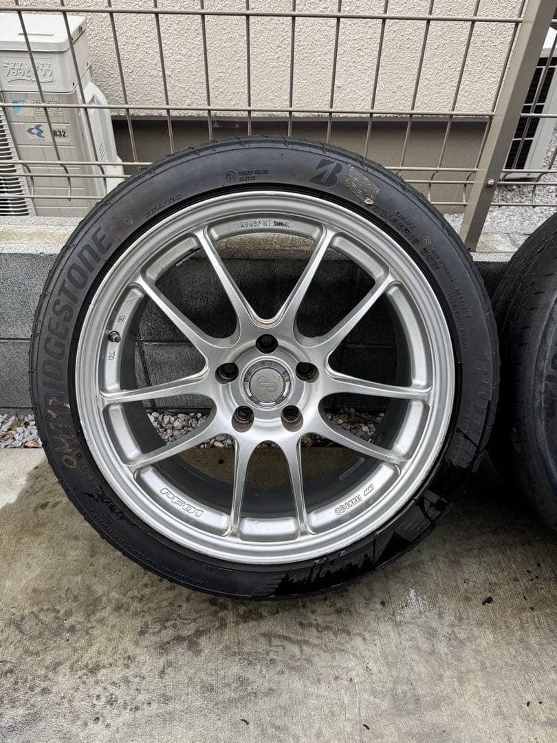 送料込エンケイPF01 PCD114.3 18インチアルミ&タイヤ 4本セット