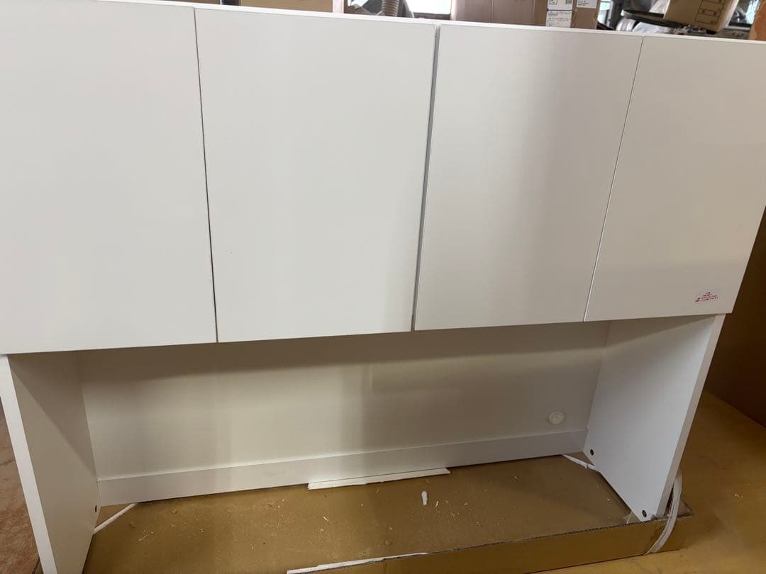 大型ホワイト全面鏡面ポリ製食器棚 4段