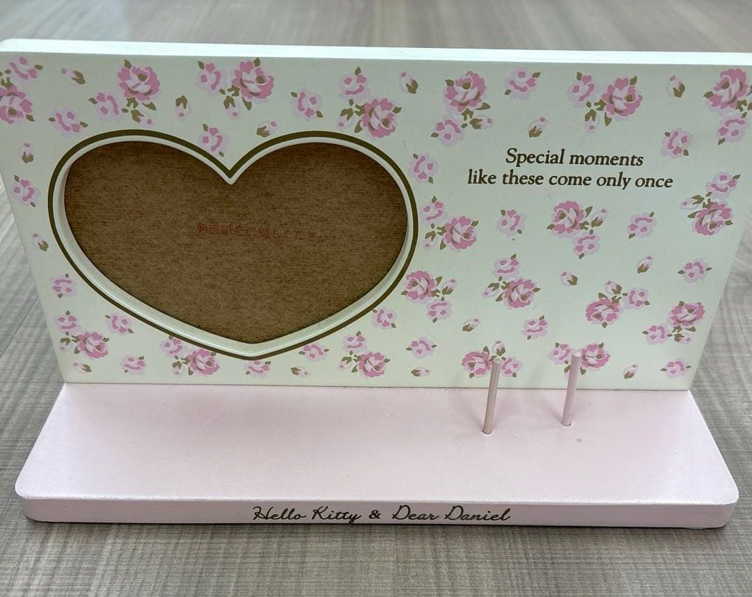 ハローキティ&ダニエル　ウェディング　ハートフォトフレーム　ウエルカムボード