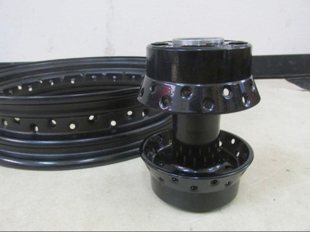 ハーレーダビッドソン　Harley-Davidson ホイール　リム　ハブ