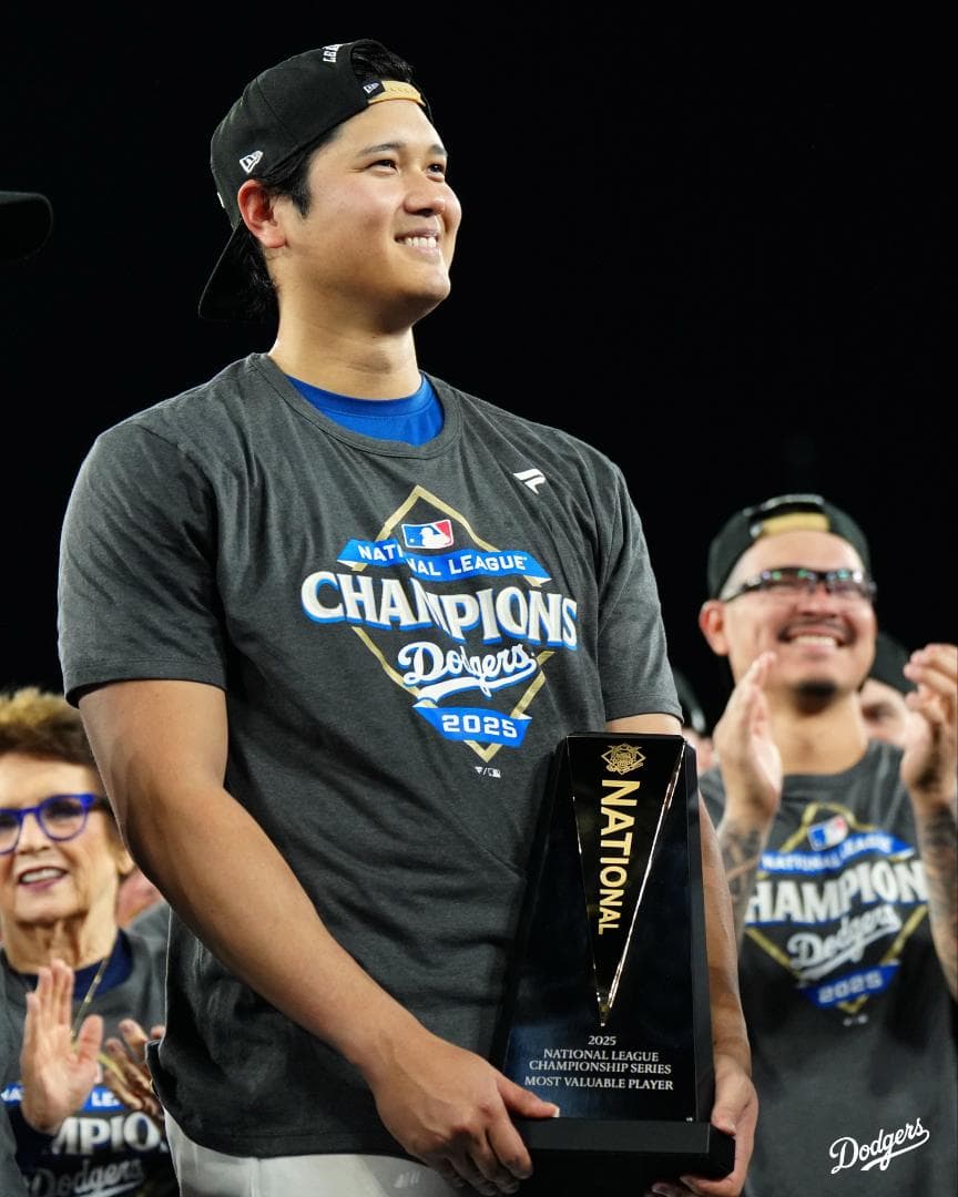 大谷翔平2025NLCS優勝＆MVP受賞＆祝賀会BLACK着用モデルCAP限定品