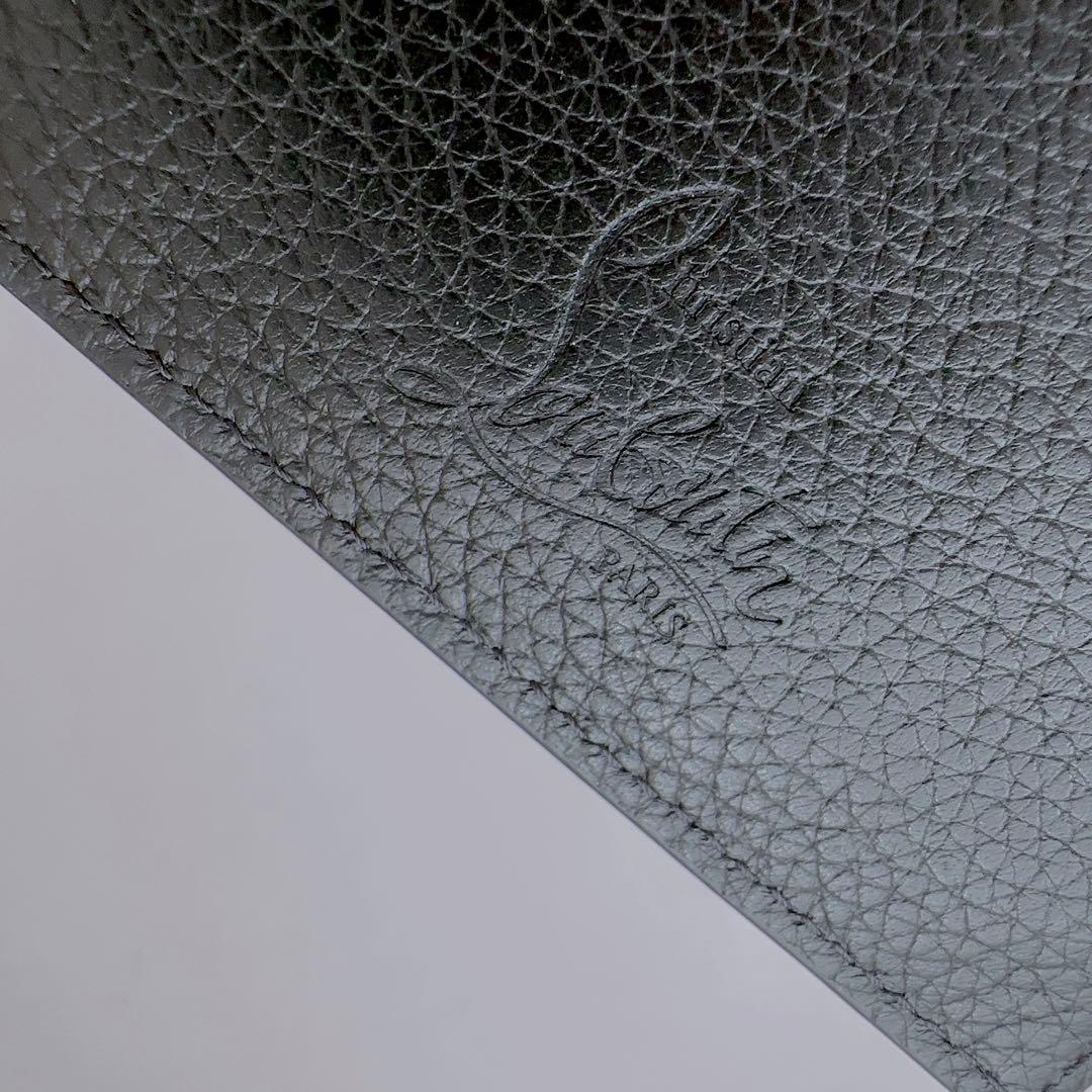 ルブタン　スパイクスタッズ　カードケース　カード入れ　定期入れ　ミニ財布　極美品