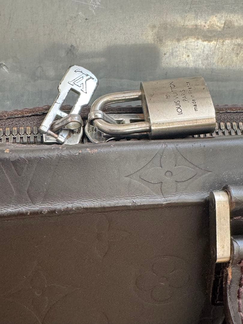 LOUIS VUITTON エルヴィン_モノグラム・グラセ_BRW