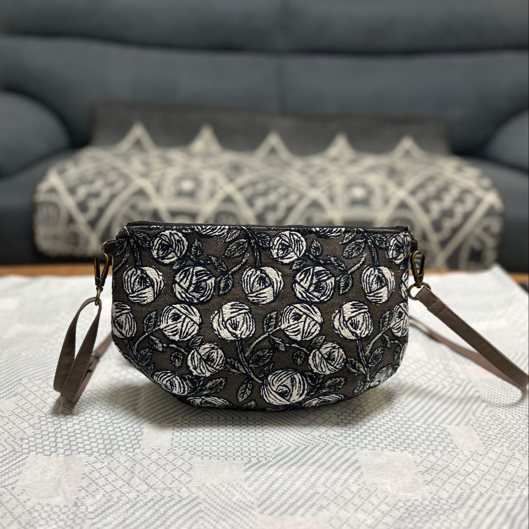 スペシャル価格＊ハンドメイド ミナペルホネン rosy コロりんポシェット