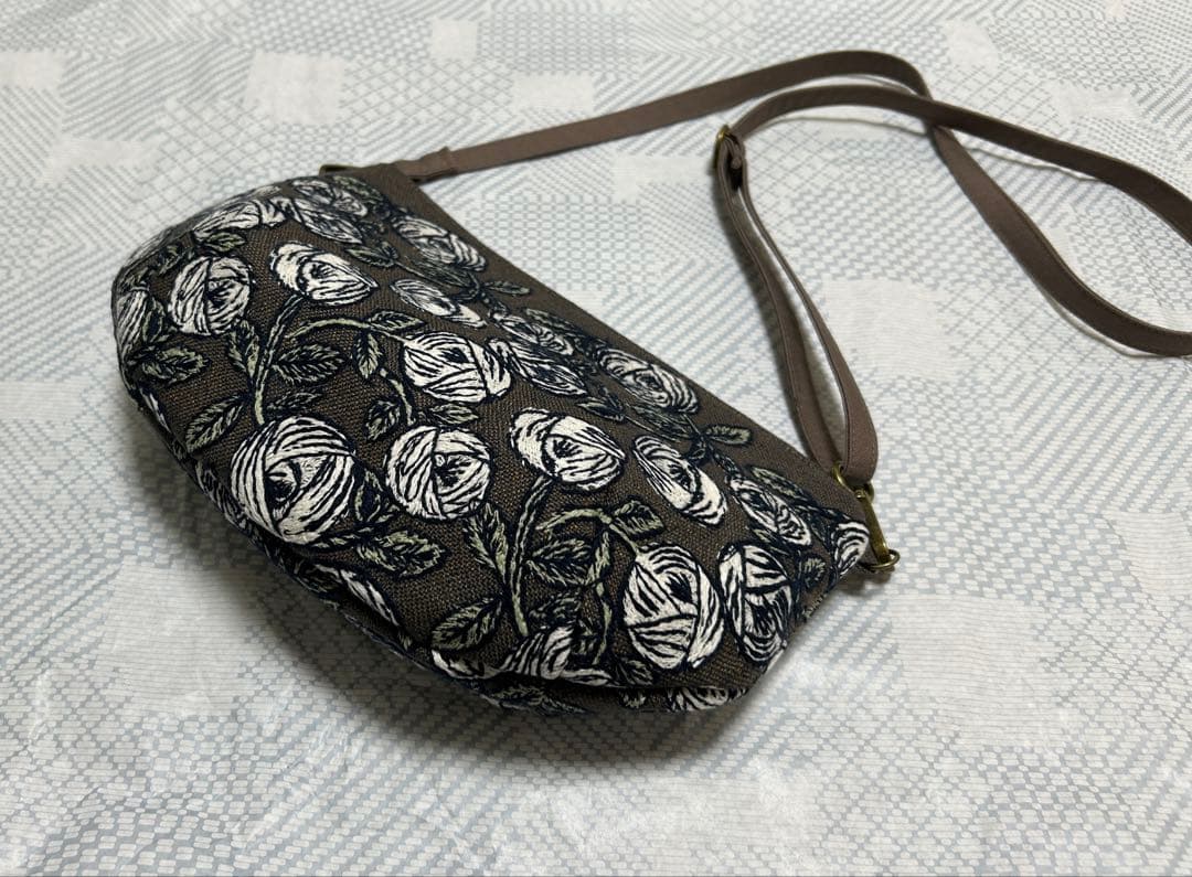 スペシャル価格＊ハンドメイド ミナペルホネン rosy コロりんポシェット