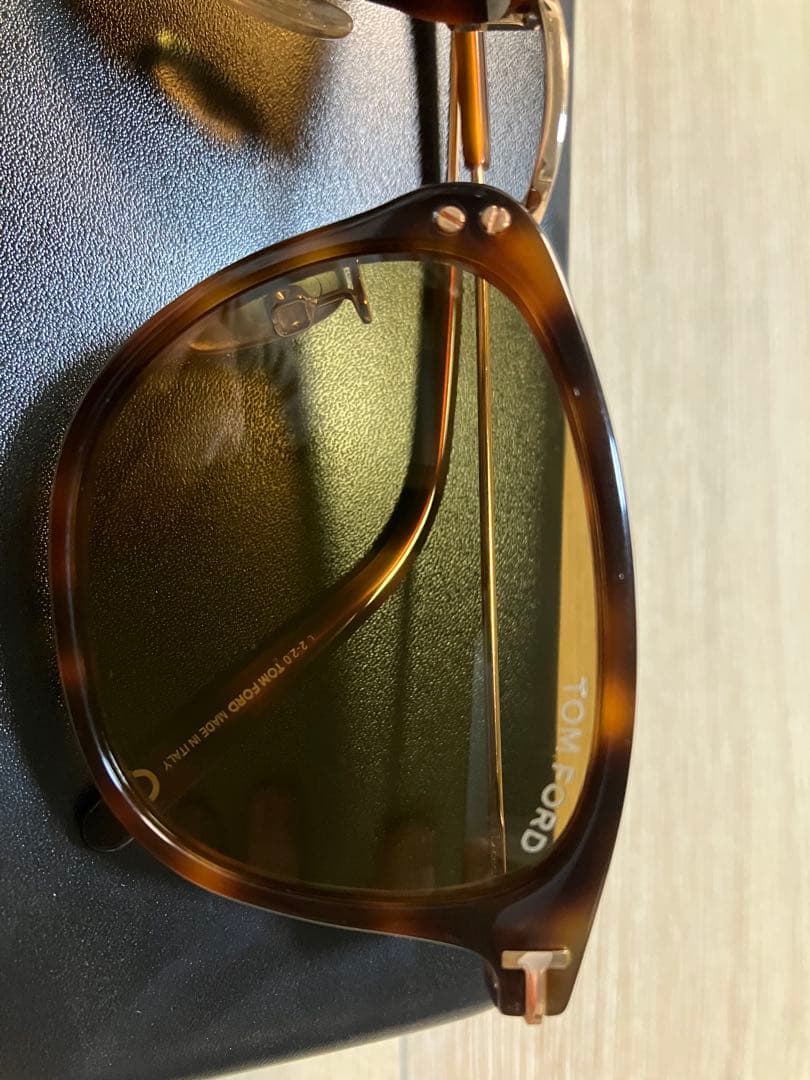 TOM FORD ブラウンフレームレスサングラス